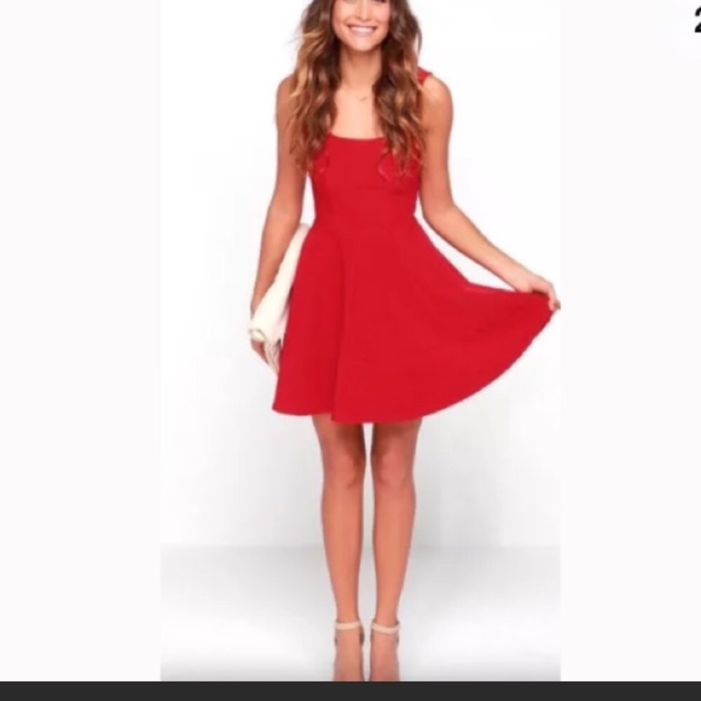 • Red lulu dress •